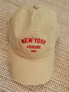 H&M Beige Baseball Cap with Red "New York Leisure" Embroidery XS/SMALL